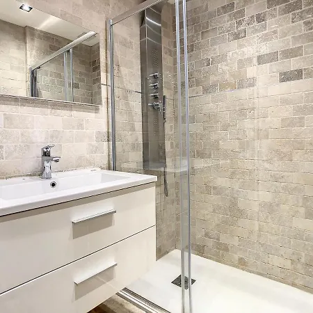 아파트 1 Bedroom Rue D'antibes , 1 Min From The Croisette, 5 Mins From The Palais 202 칸느