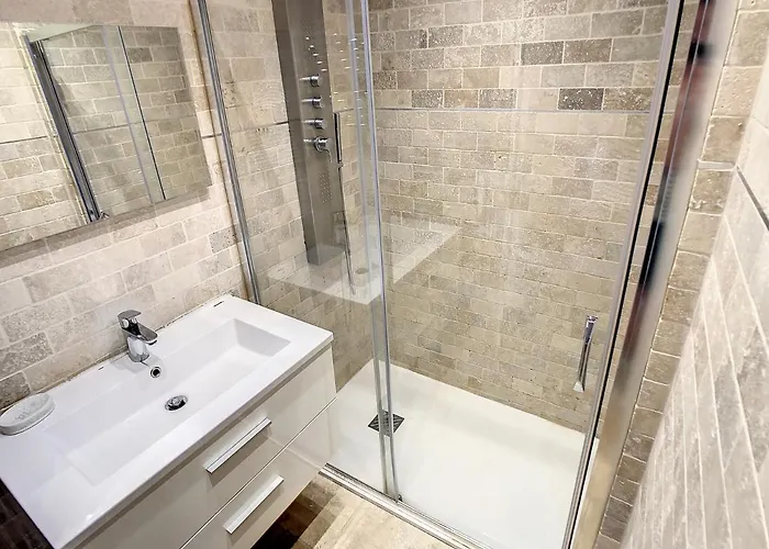 1 Bedroom Rue D'antibes , 1 Min From The Croisette, 5 Mins From The Palais 202 아파트 *